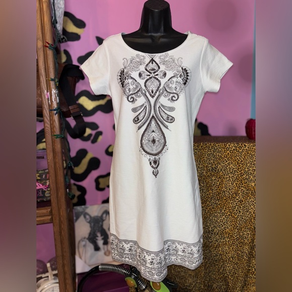 VENUS Dresses & Skirts - White Dress with Black Paisley Design